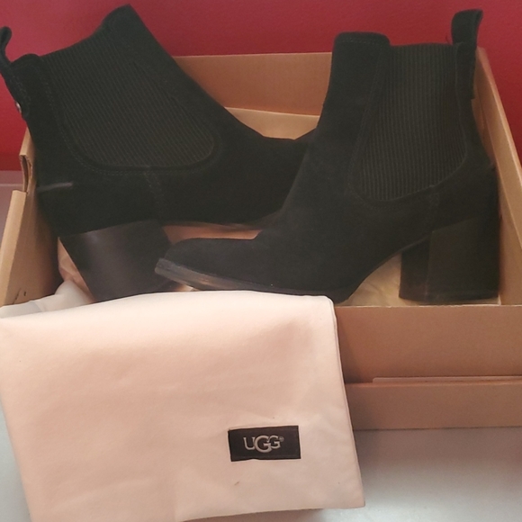 UGG Black W Faye Boots - Picture 2 of 8
